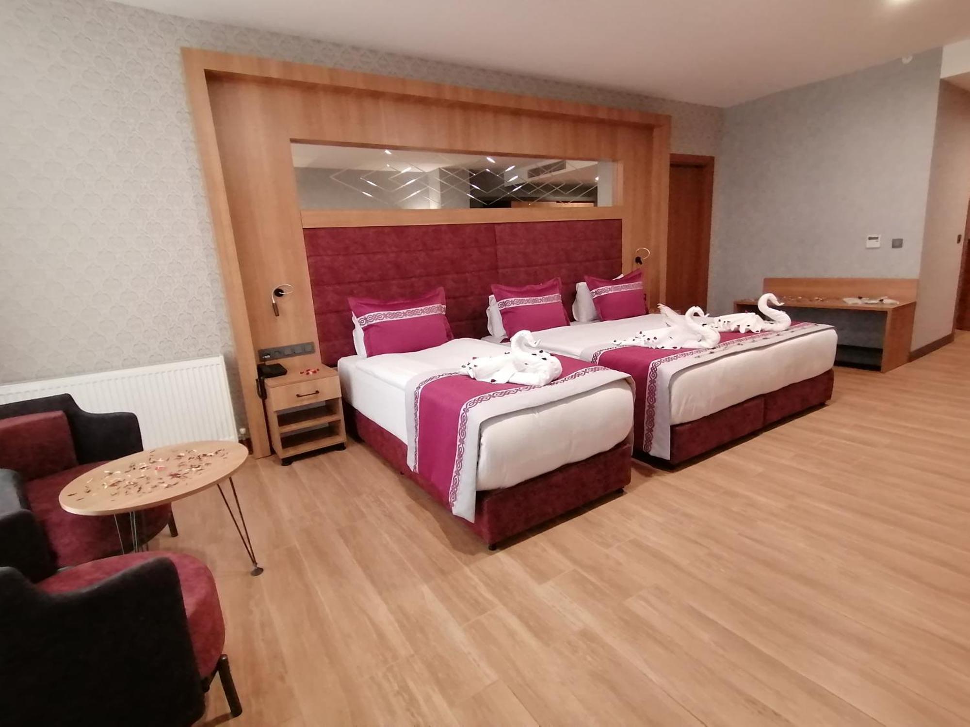 Lavanta Tepesi Hotel Ve Spor Tesisleri ブルドゥル エクステリア 写真