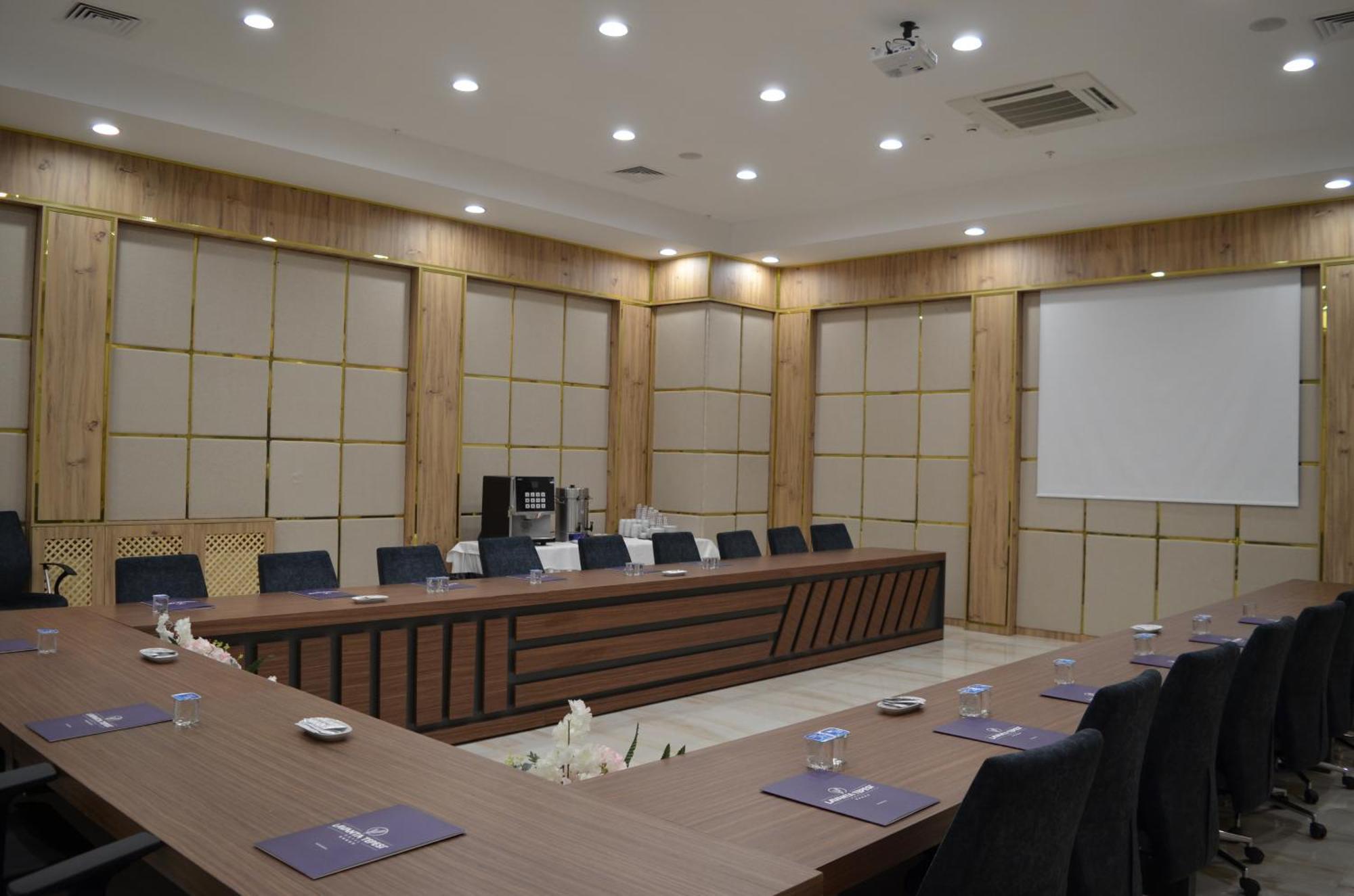 Lavanta Tepesi Hotel Ve Spor Tesisleri ブルドゥル エクステリア 写真